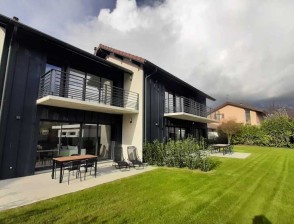 jardin-villa-4-personnes-sevrier-climatise