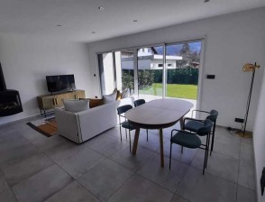 salon-villa-4-personnes-sevrier-climatise