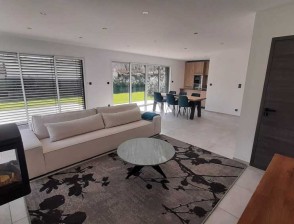salon-villa-5-personnes-sevrier-01